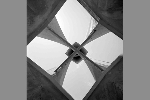 Iglesia de la Virgen de la Medalla Milagrosa (Church of the Virgin of the Miraculous Medal),  M&eacute;xico. Photograph by Nacho L&oacute;pez, Mexican National Photograph Archive.
