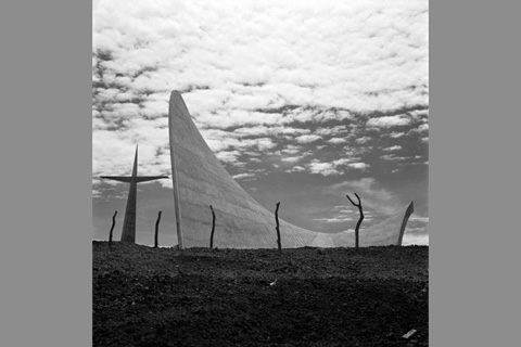 Palmira Chapel, Cuernavaca, M&eacute;xico. Photograph by Nacho L&oacute;pez. Mexican National Photograph Archive