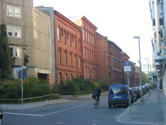 Eingang zum G&auml;stehaus
